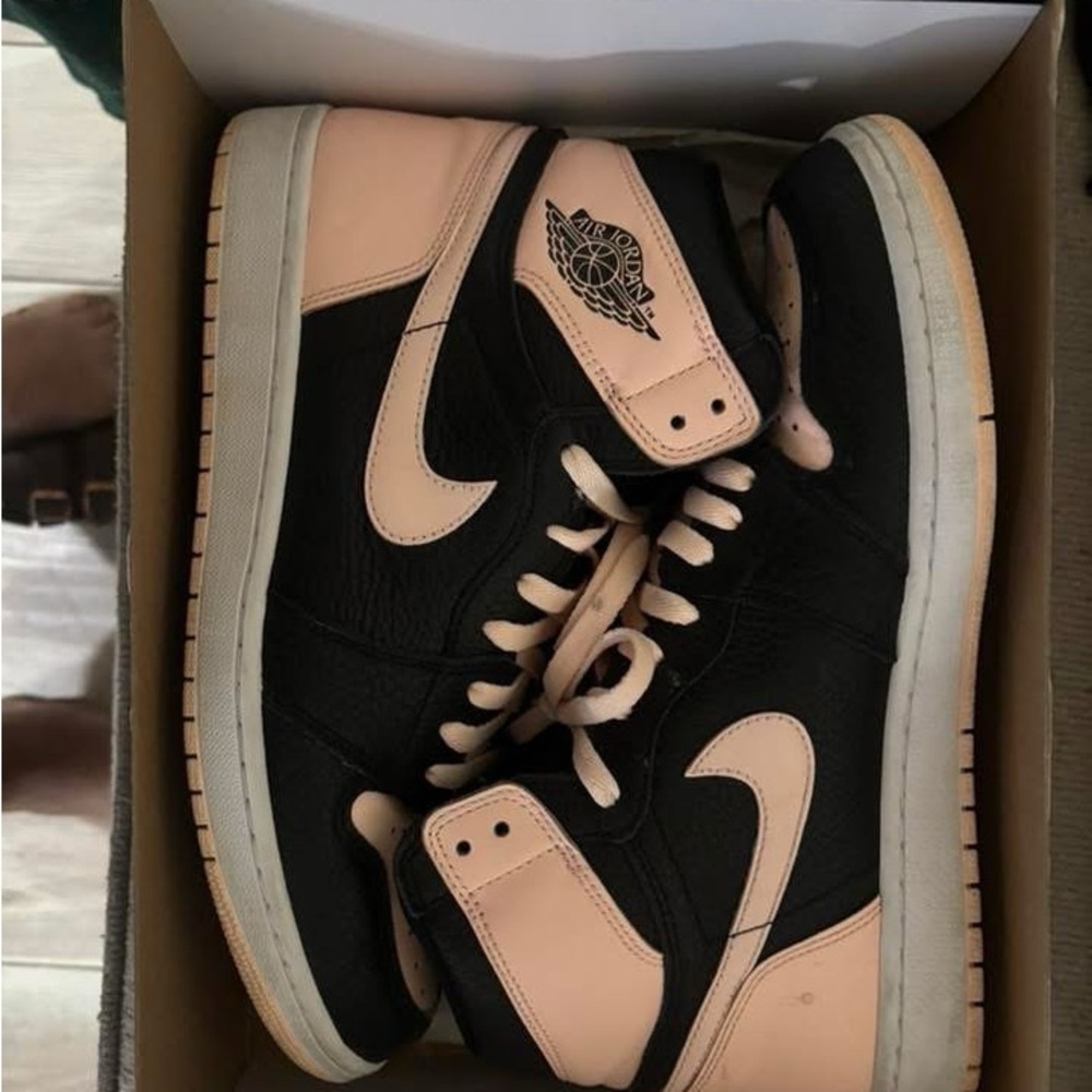 Air Jordan retro Nike Black and Peach High-Tops